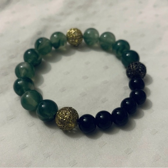 5/$20 ENTIRE SHOP CLEARANCE Felice green men unisex beaded bracelet - Picture 1 of 1
